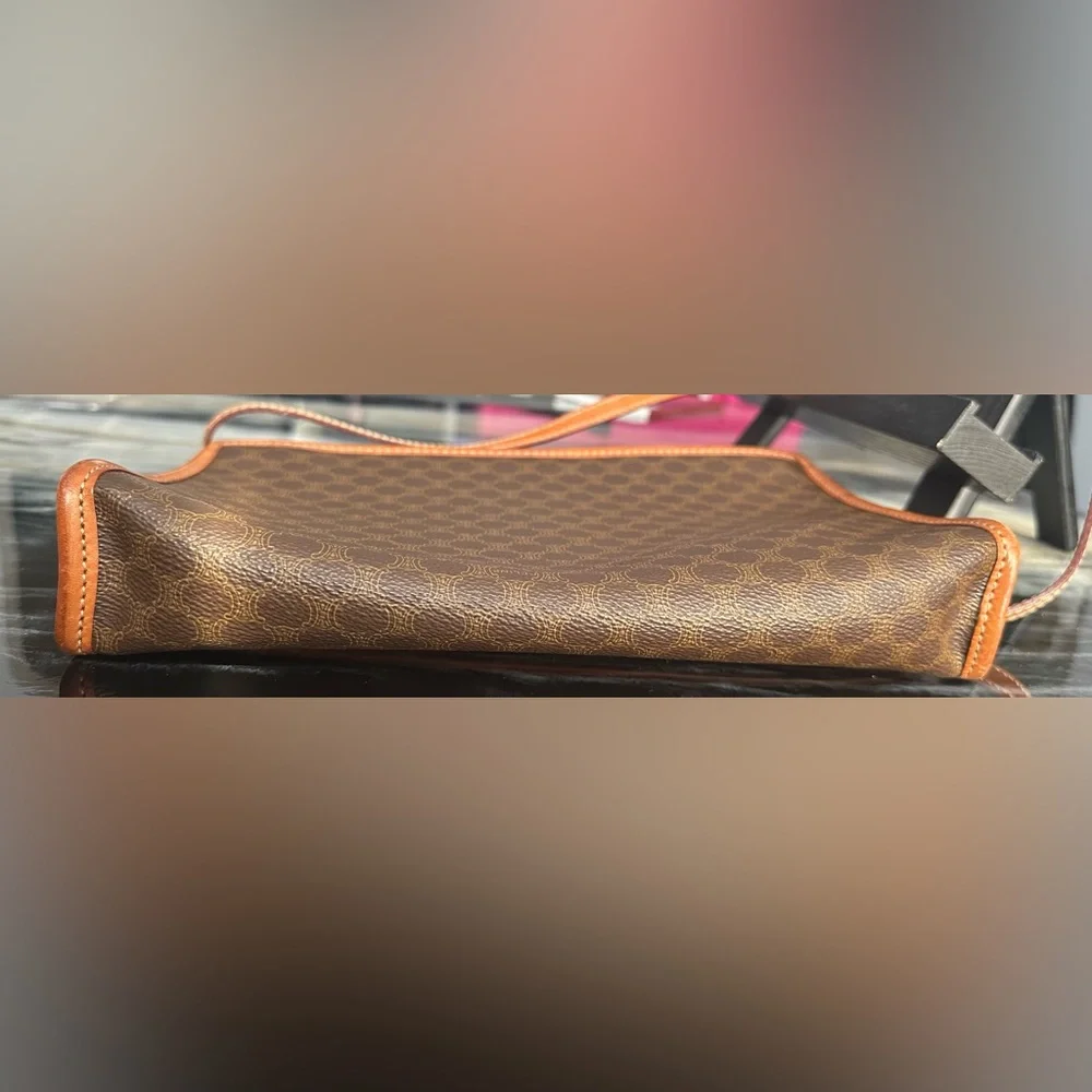 CELINE Vintage Bag. - Picture 10 of 10